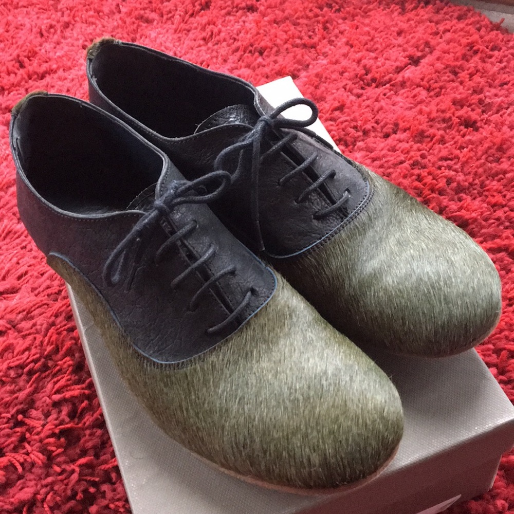Handmade Italian saddle shoes.
